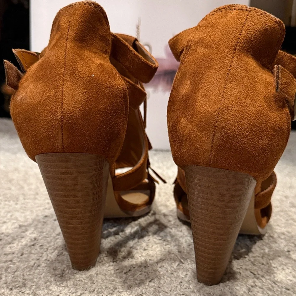 Brown Fringe Heeled Sandals 7.5 - Picture 4 of 10